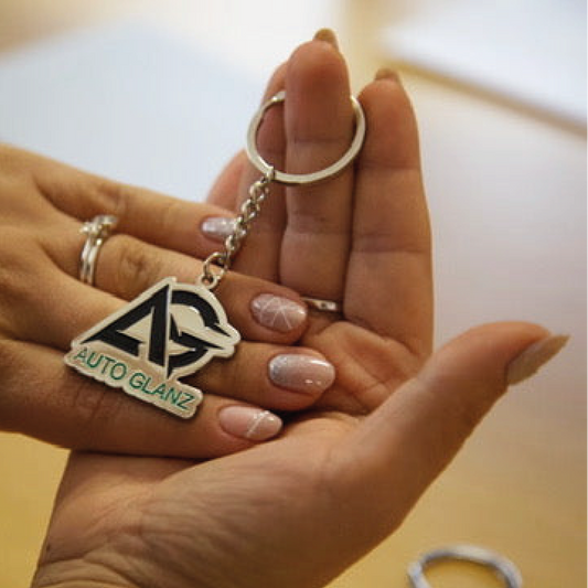 Portachiavi in metallo con logo Auto Glanz